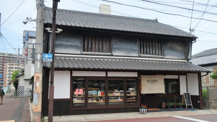 三田駅前の町家が複合施設になってリニューアル！